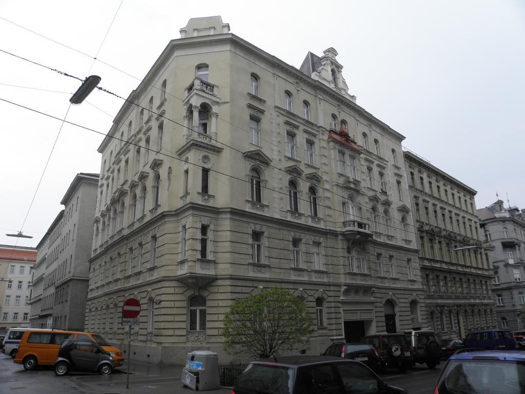 Apartments Fuchsthallergasse Vienna Exterior photo
