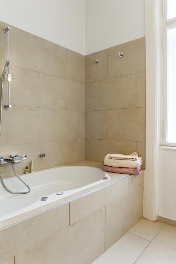 Apartments Fuchsthallergasse Vienna Exterior photo